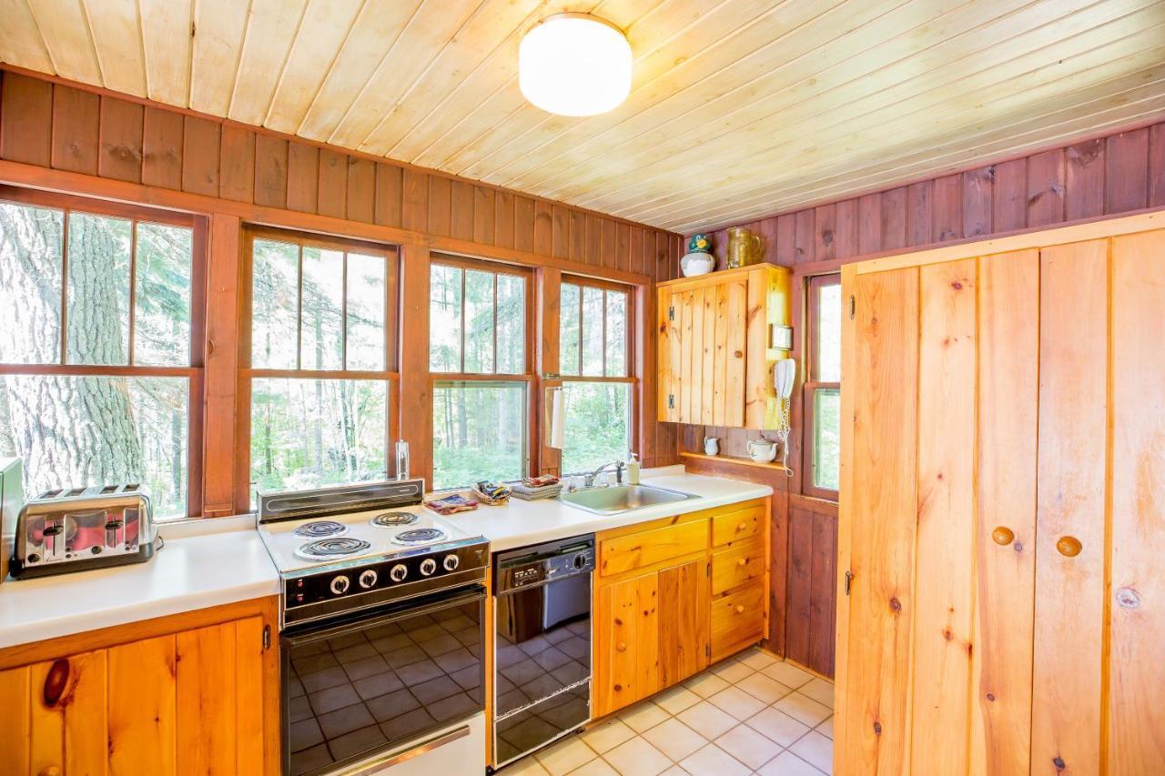 Ludlow'S Island Resort Cook Екстериор снимка
