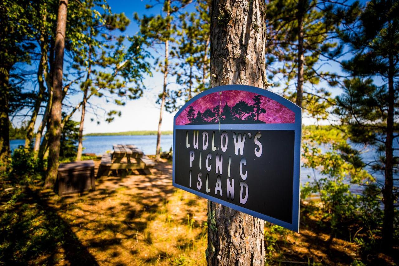 Ludlow'S Island Resort Cook Екстериор снимка